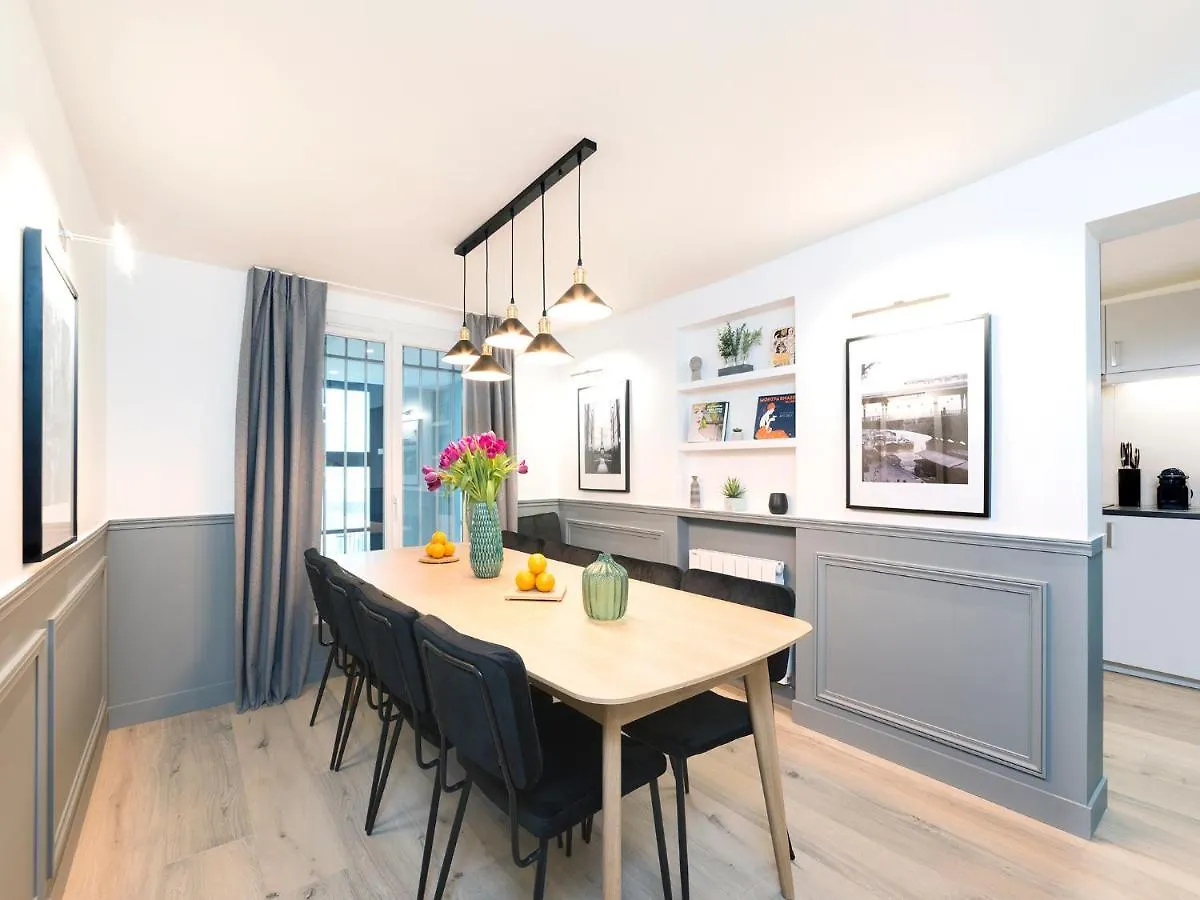 Апартаменты Livinparis - Luxury 4 Bedrooms Le Louvre I *
