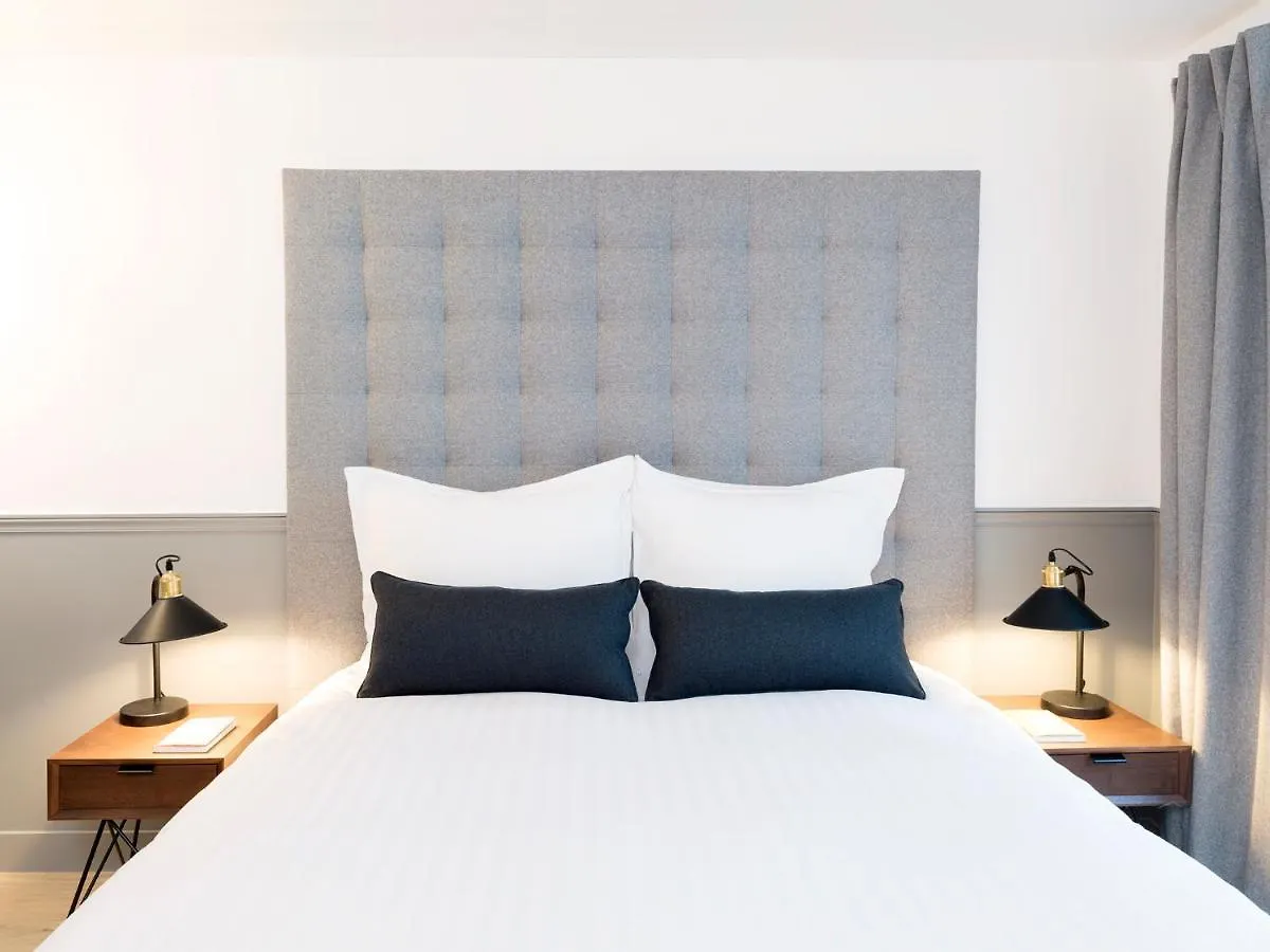 Livinparis - Luxury 4 Bedrooms Le Louvre I * Paris